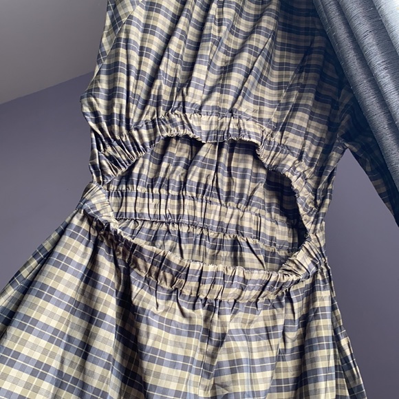 Midi puff sleeve dress. - Picture 3 of 3